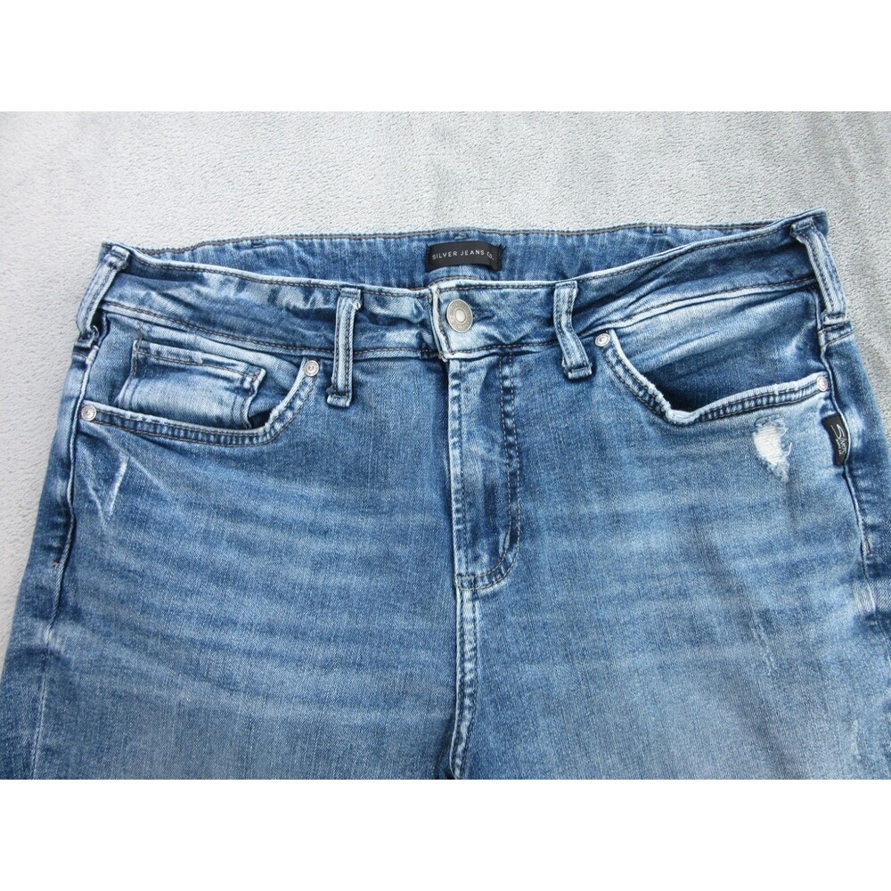 Silver Jeans Women's Size 16W x23 Suki Capri Medium Wash Blue Distressed - Picture 7 of 13